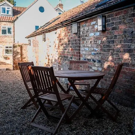 펜션 The Stables, Converted Barn Outside 요크