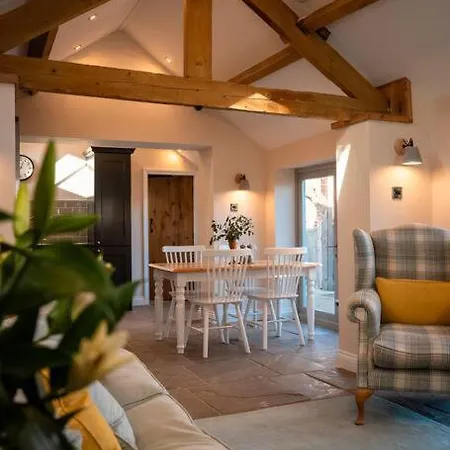 The Stables, Converted Barn Outside Holiday home *